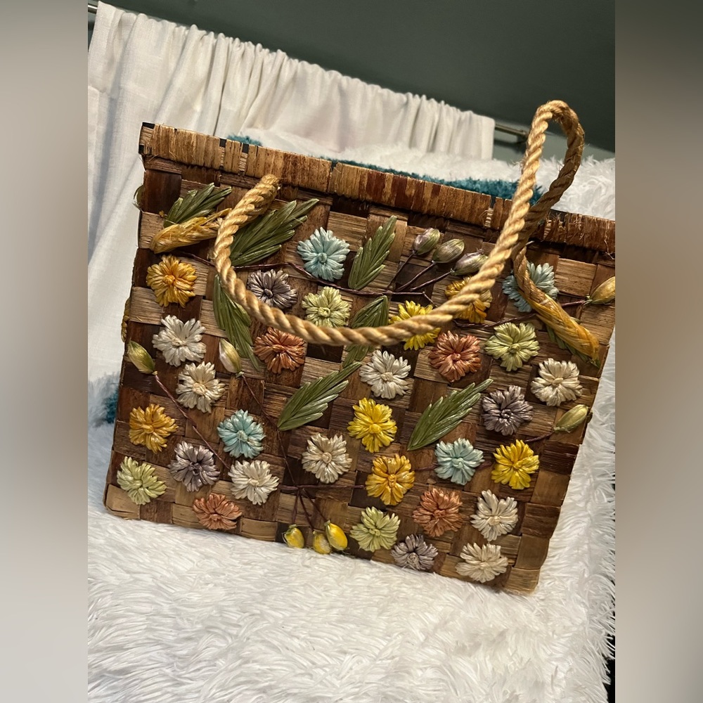 Large vintage handmade raffia handbag